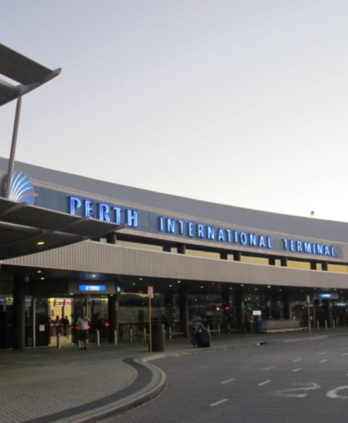 Top Reasons to Choose a Maxi Taxi in Perth for Airport Transfers & Group Travel